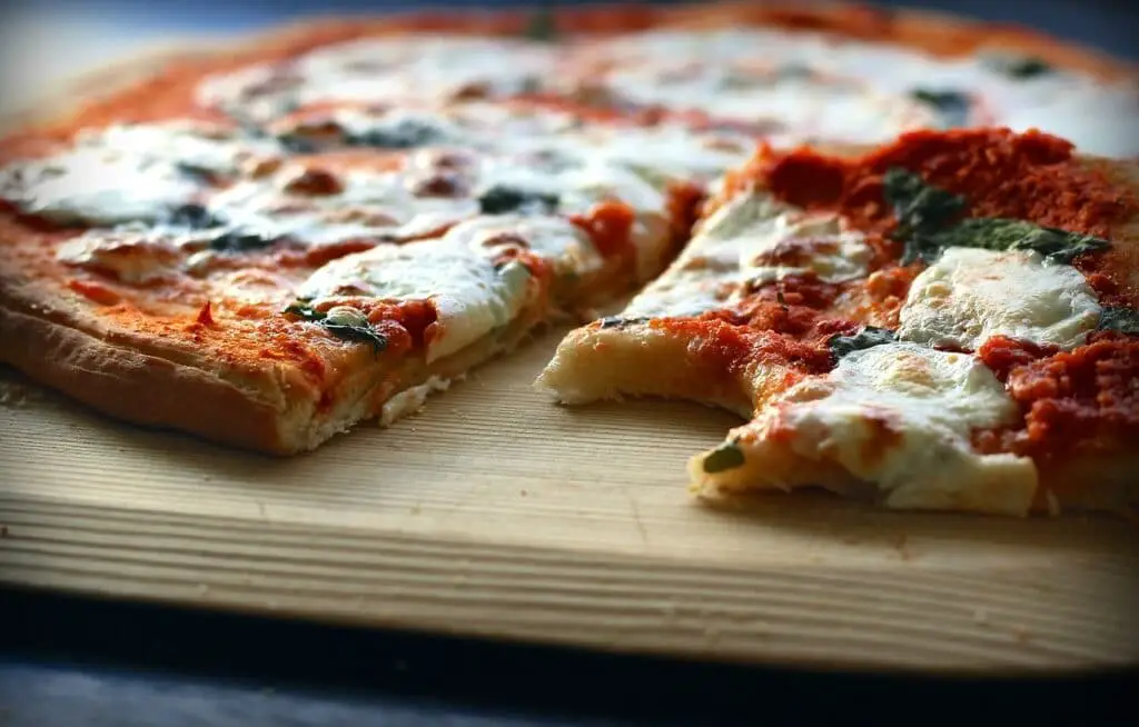 pizza, cheese, margarita-1543198.jpg
