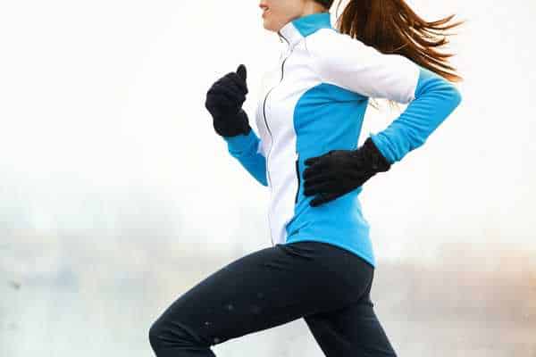 what to wear for running in the cold? athlete wearing cold wearing base layer