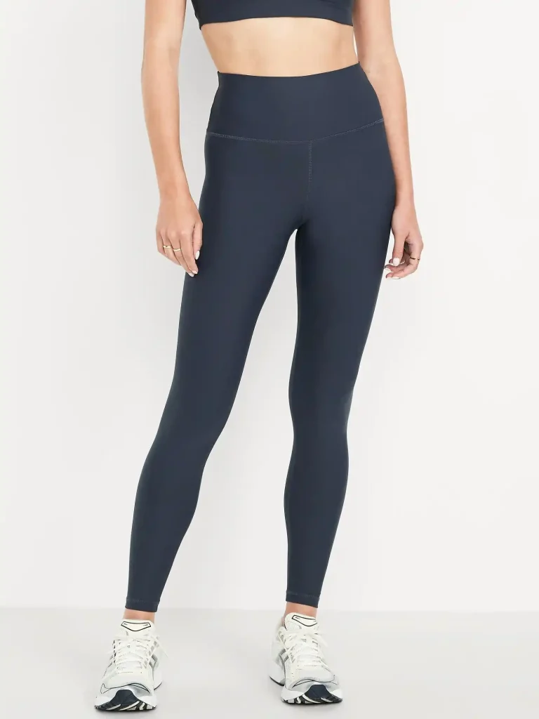 16 Best Workout Leggings for Plus Size Women Over 50 (2025) 12 Model wearing Old Navy Powersoft high waisted legging.