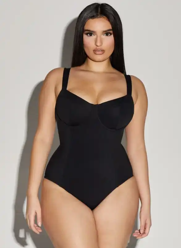 11 Best Swimsuits with Built-in Support for Women Over 50 with Drooping Bust (2025) 8 Model wearing TA3 Lifty Front-Closure Swimsuit