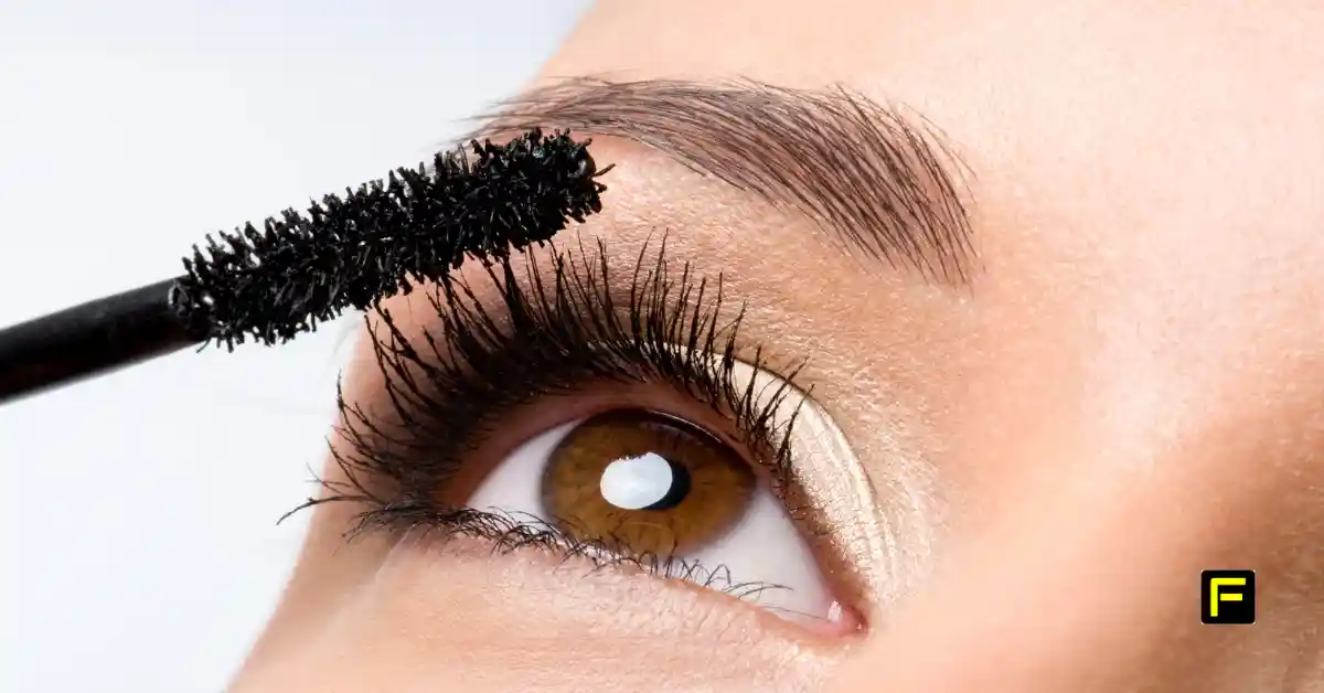 Best Mascara for Older Women. Featured image